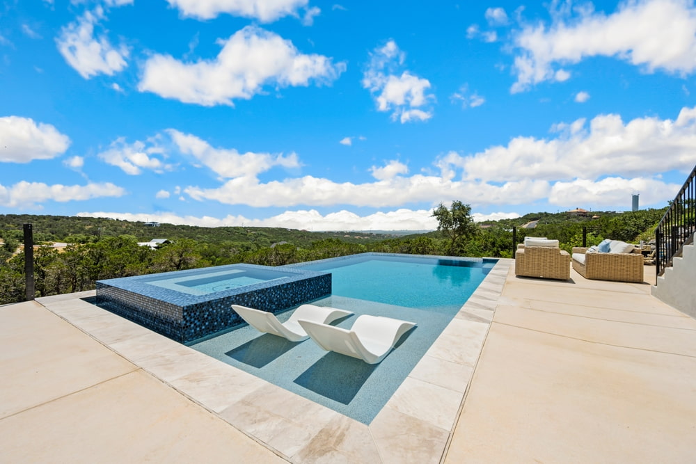professional swimming pool designers in Carlsbad, CA