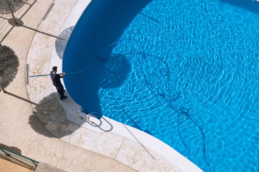 Where can I find reliable swimming pool builders in Del Mar